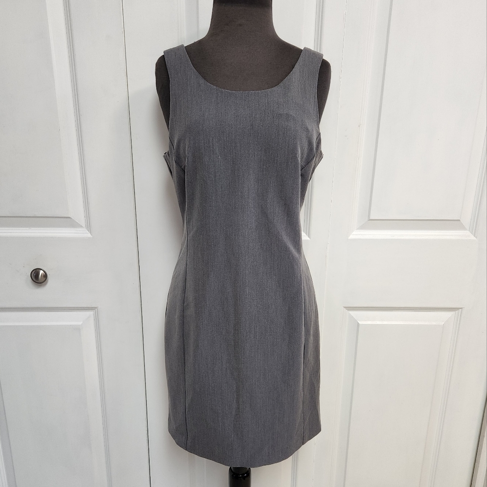 Have Woman's Medium Midi Sleeveless Dress